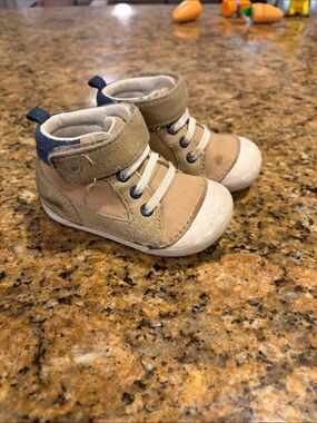 Stride Rite Toddler Sneakers in Tan and White